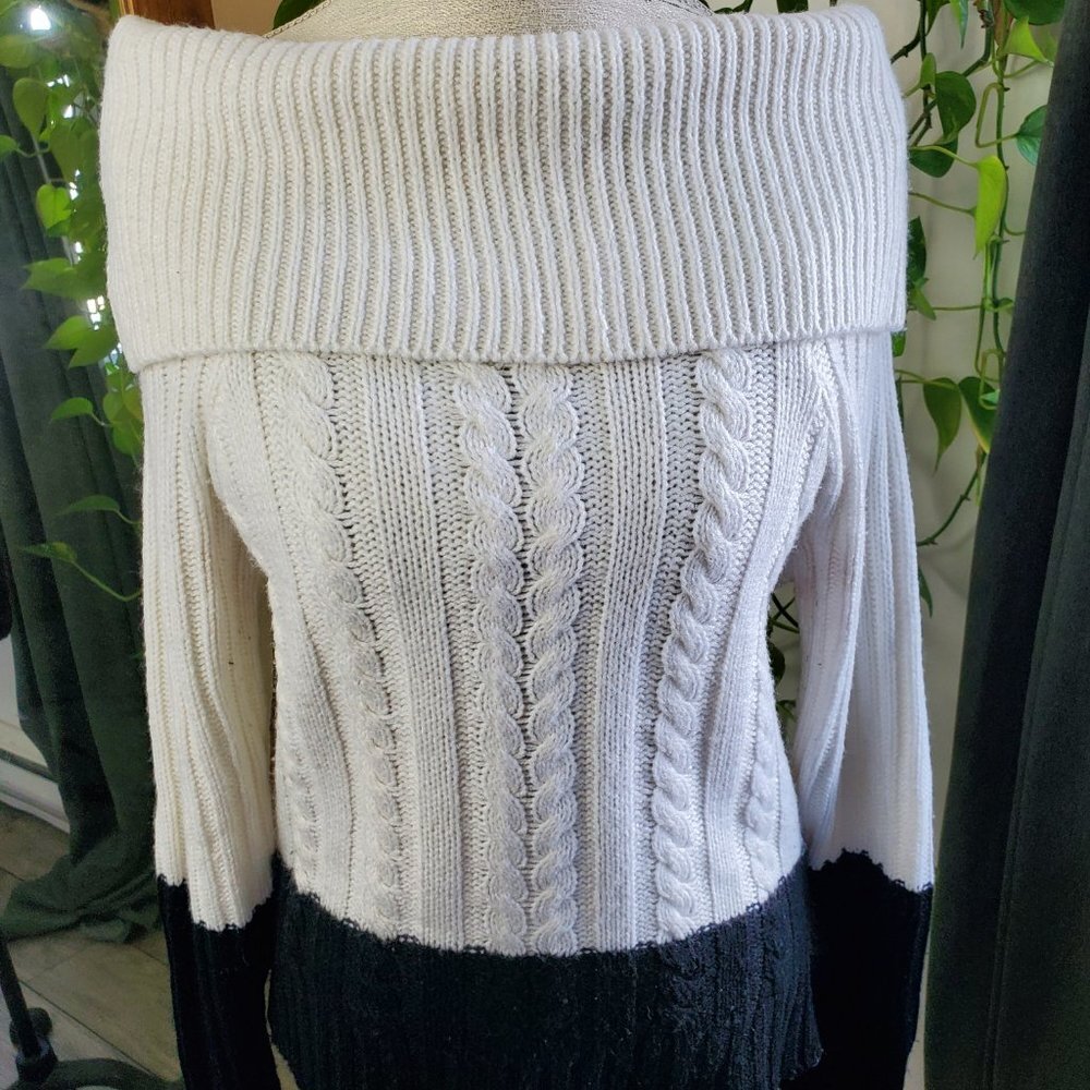 SUZY SHIER | Off The Shoulder Cable knit Long Sleeve Black White Sweater (M) - Picture 2 of 10